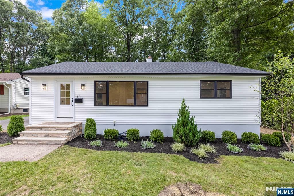 61 Mackay Avenue