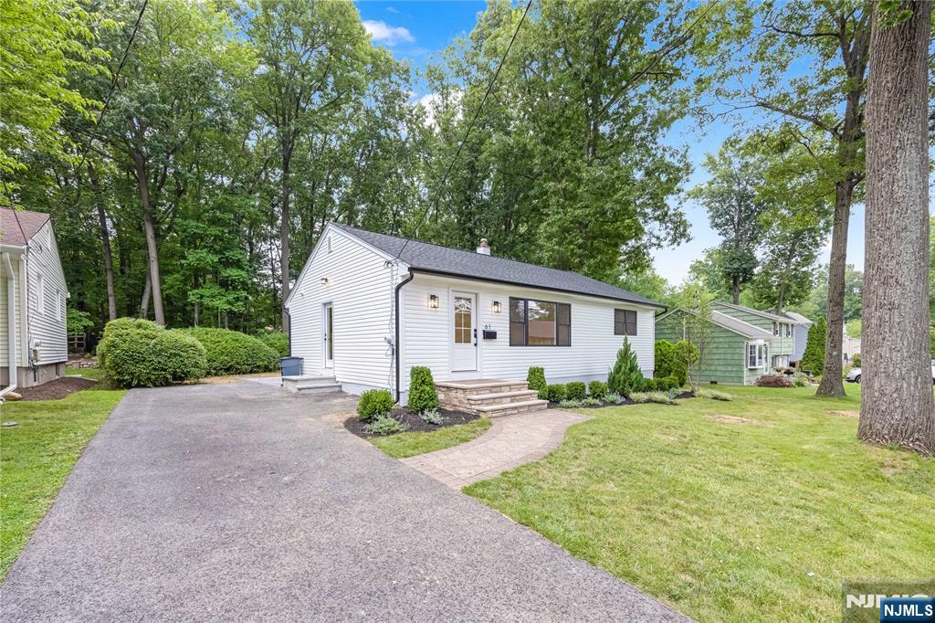 61 Mackay Avenue