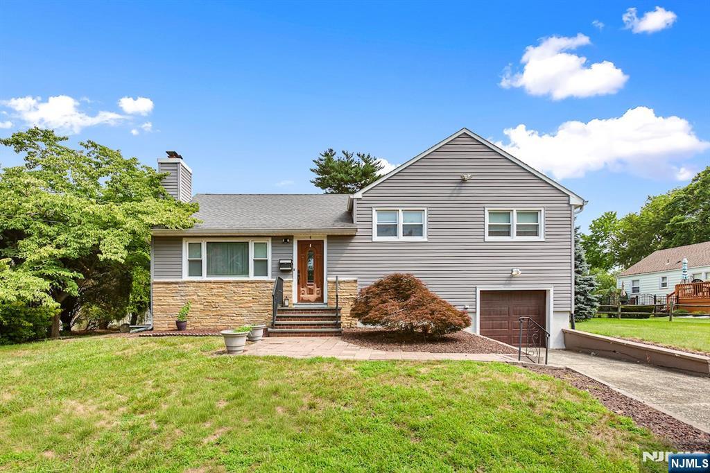 4 Lynbrook Place