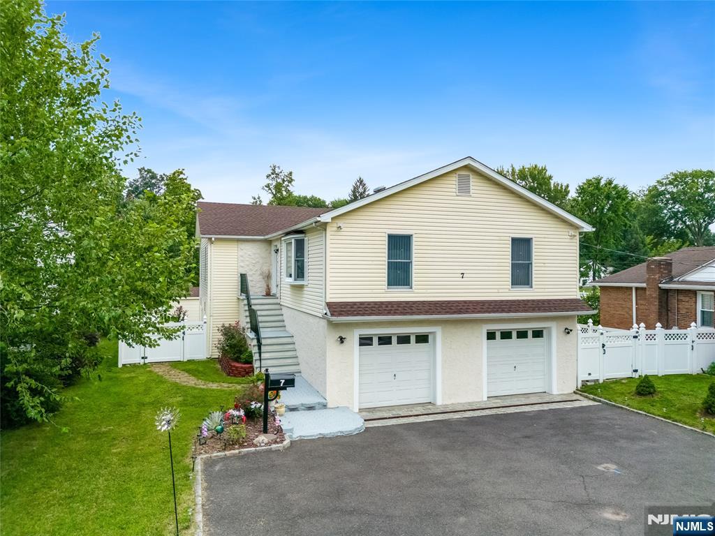 7 Henoch Avenue