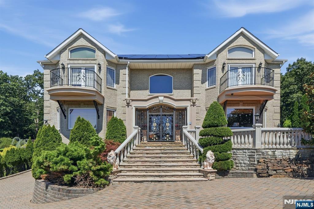 37 Mountainwood Court