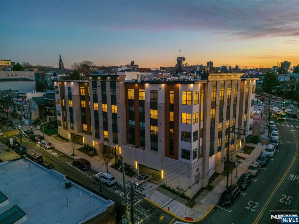 649 38th Street 412