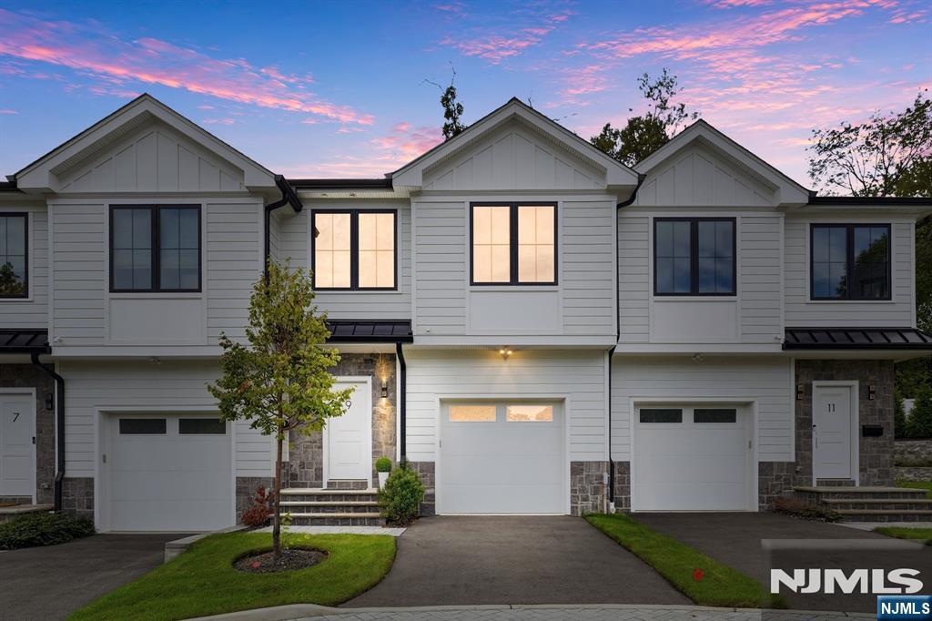 17 Fey Place