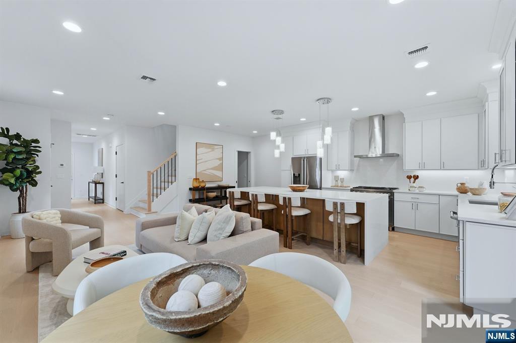 17 Fey Place