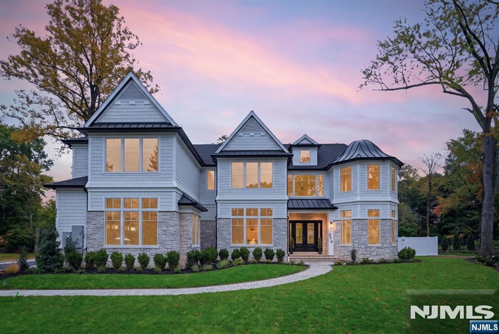 514 Eugene Way