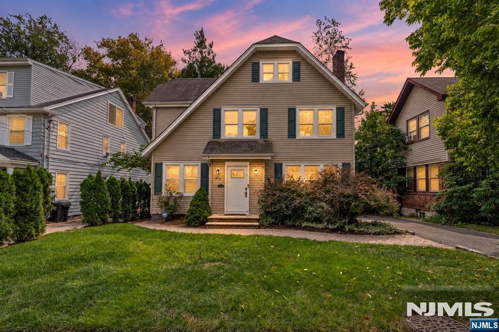 246 W Hudson Avenue