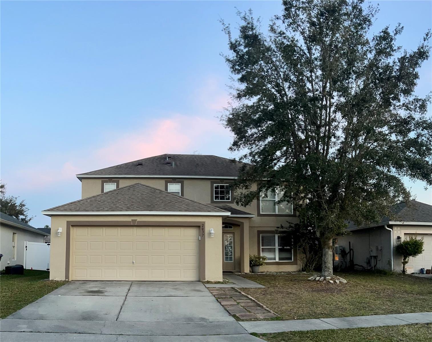 2037 CORNER TREE CT