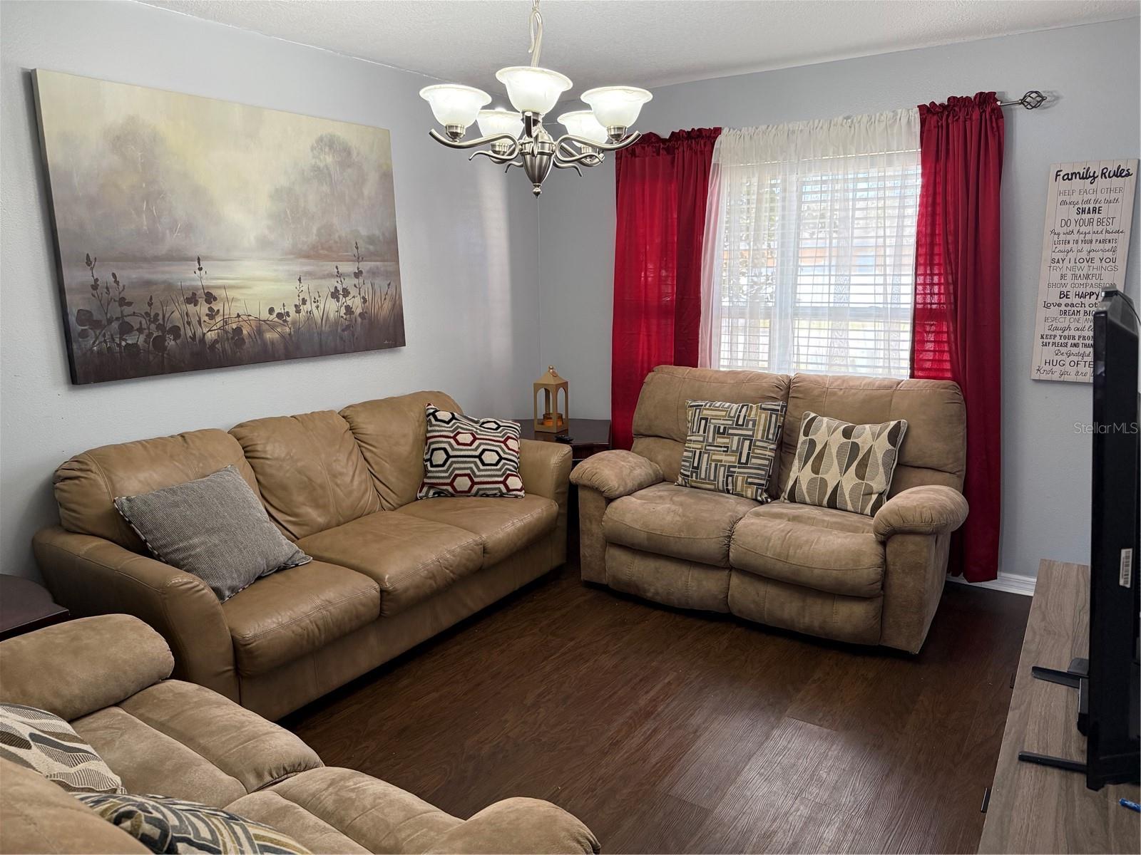 2037 CORNER TREE CT
