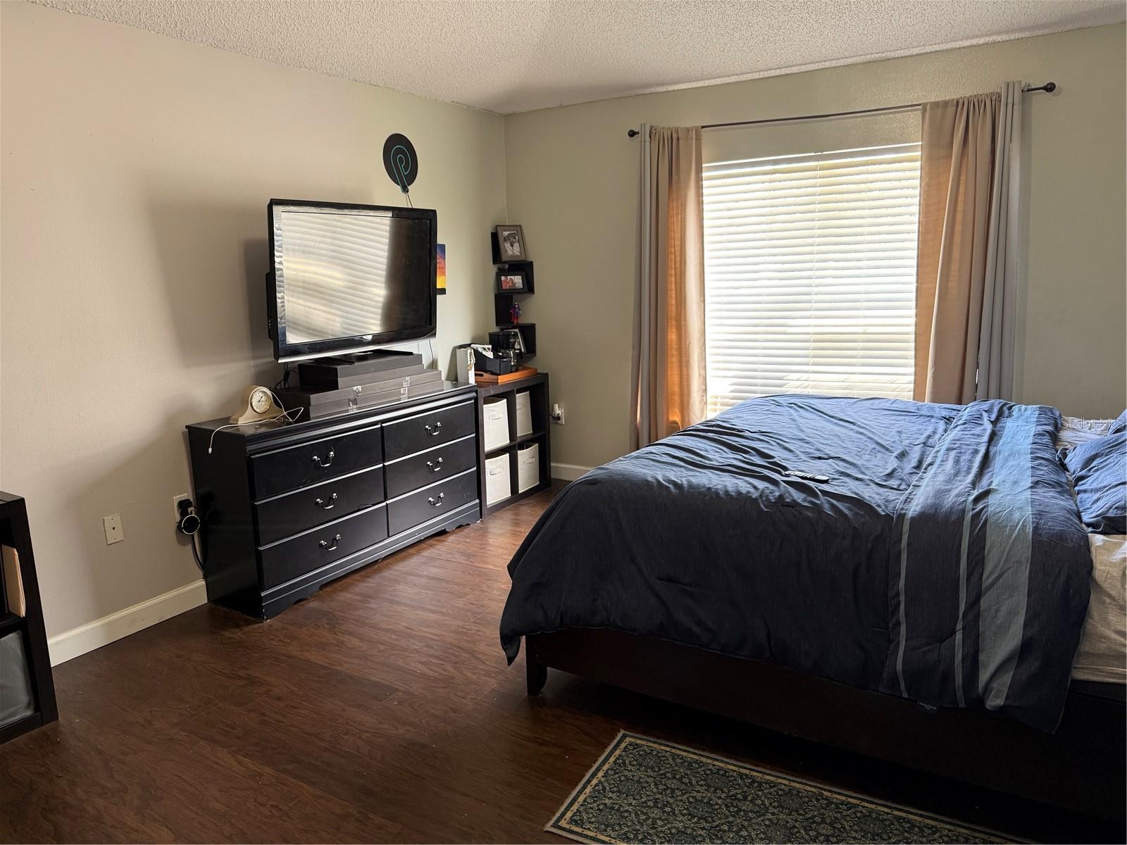 2037 CORNER TREE CT