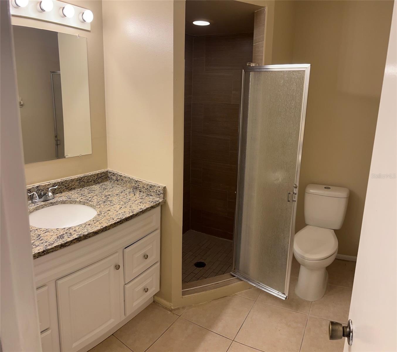 7266 OAK MEADOWS CIR