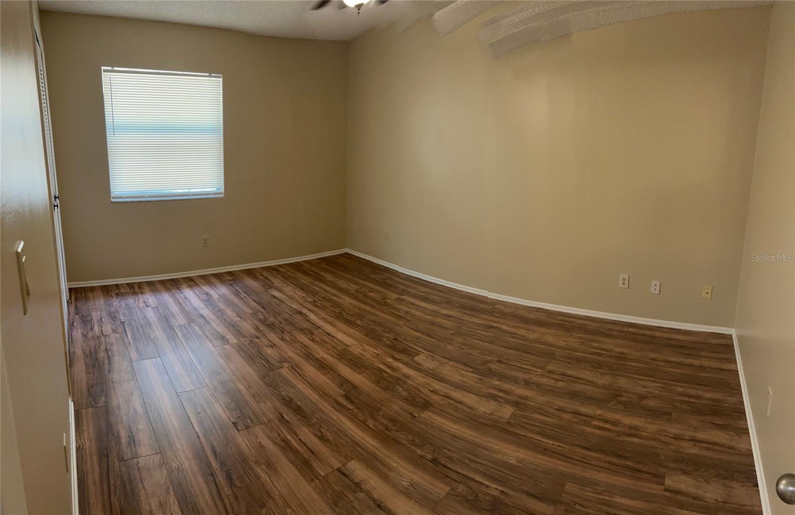 7266 OAK MEADOWS CIR