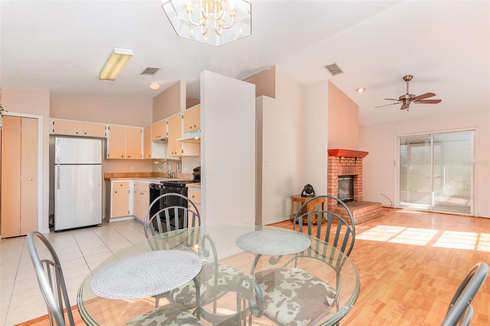 435 HORIZON DR