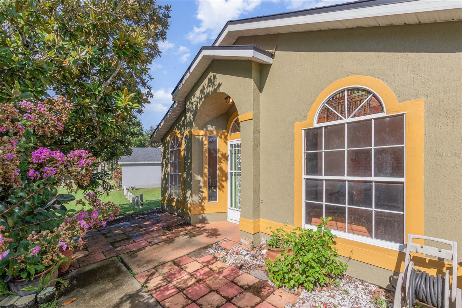 435 HORIZON DR