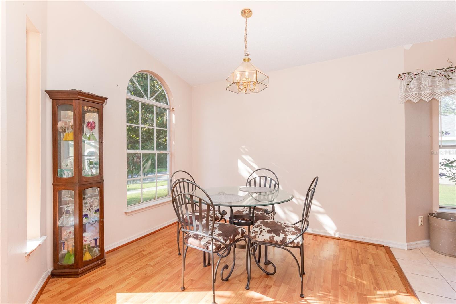435 HORIZON DR