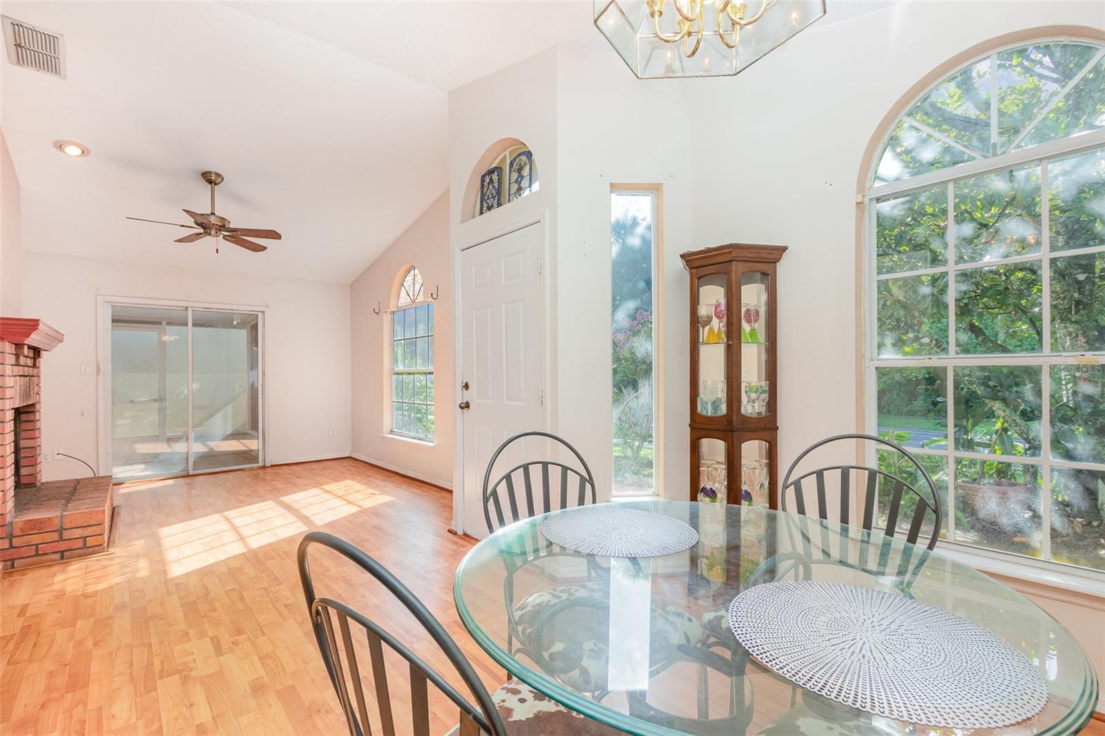 435 HORIZON DR