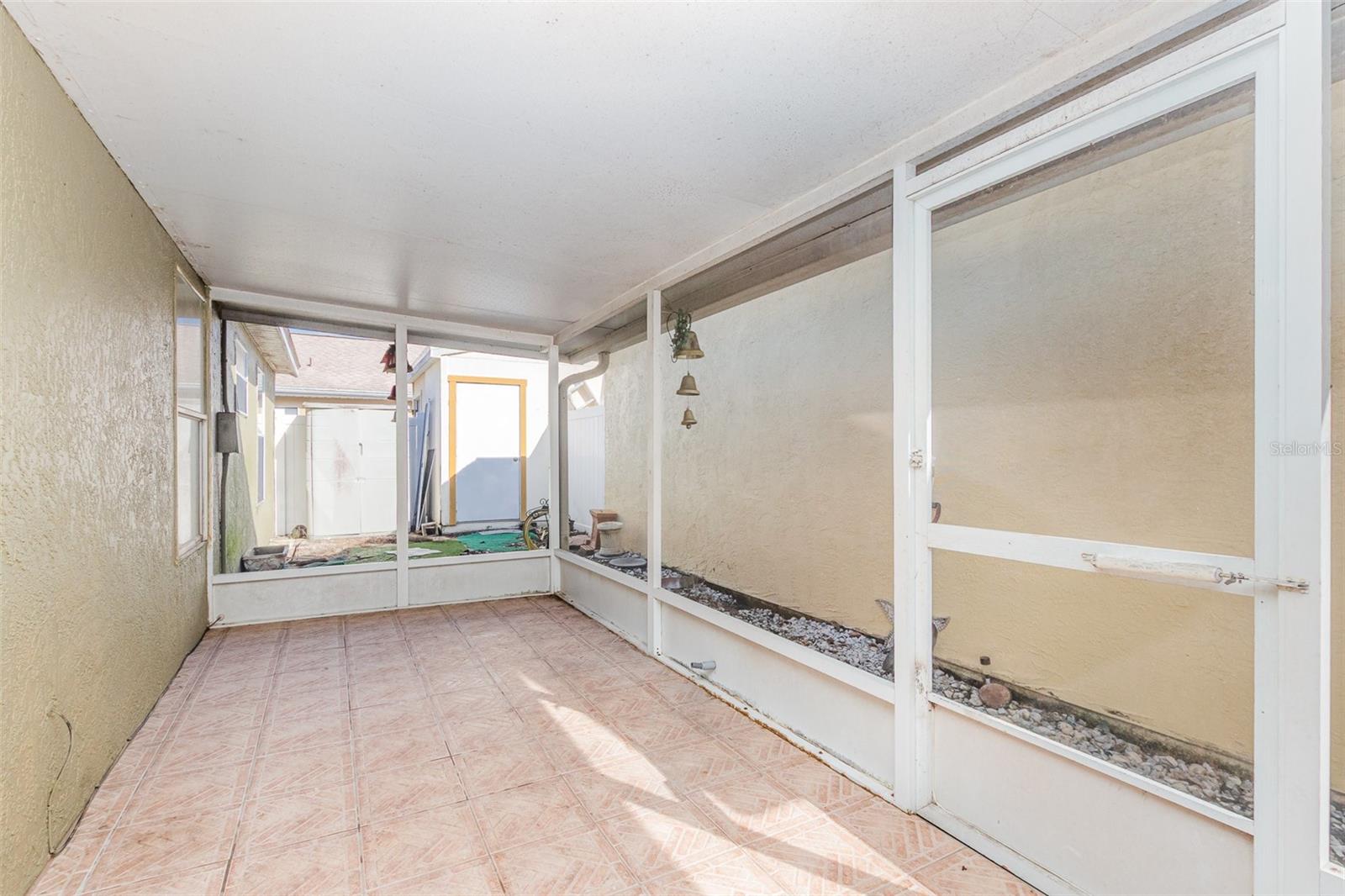435 HORIZON DR