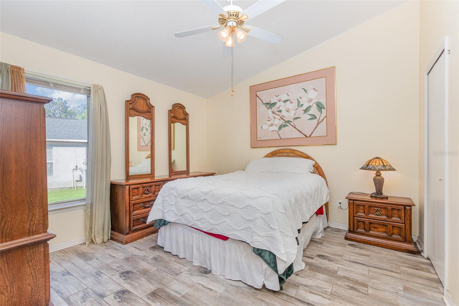 435 HORIZON DR