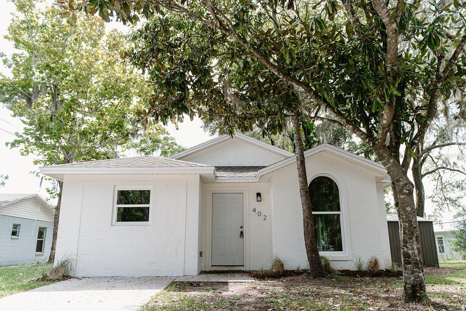402 BENTON LN