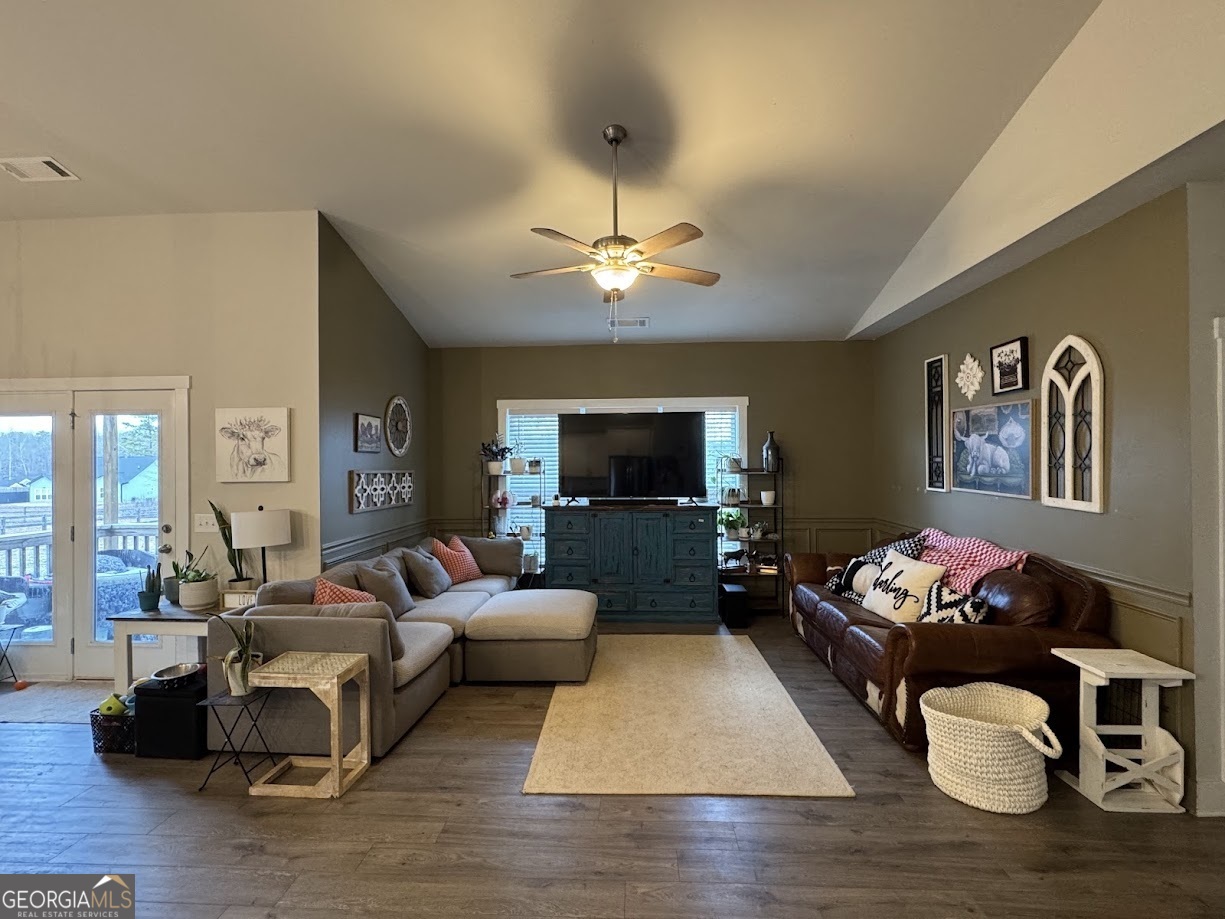 518 N Point Circle