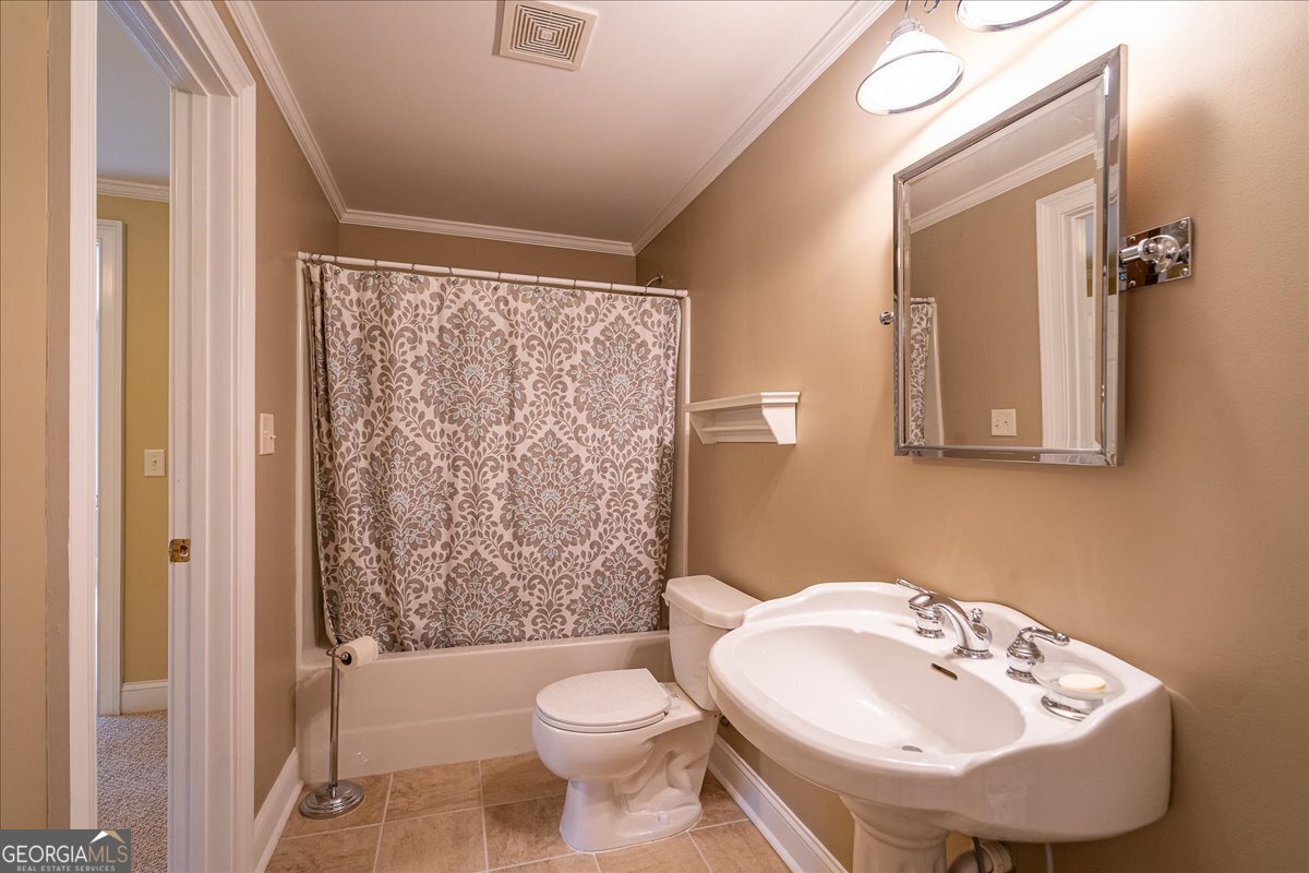 1200 Mallard Lake Drive