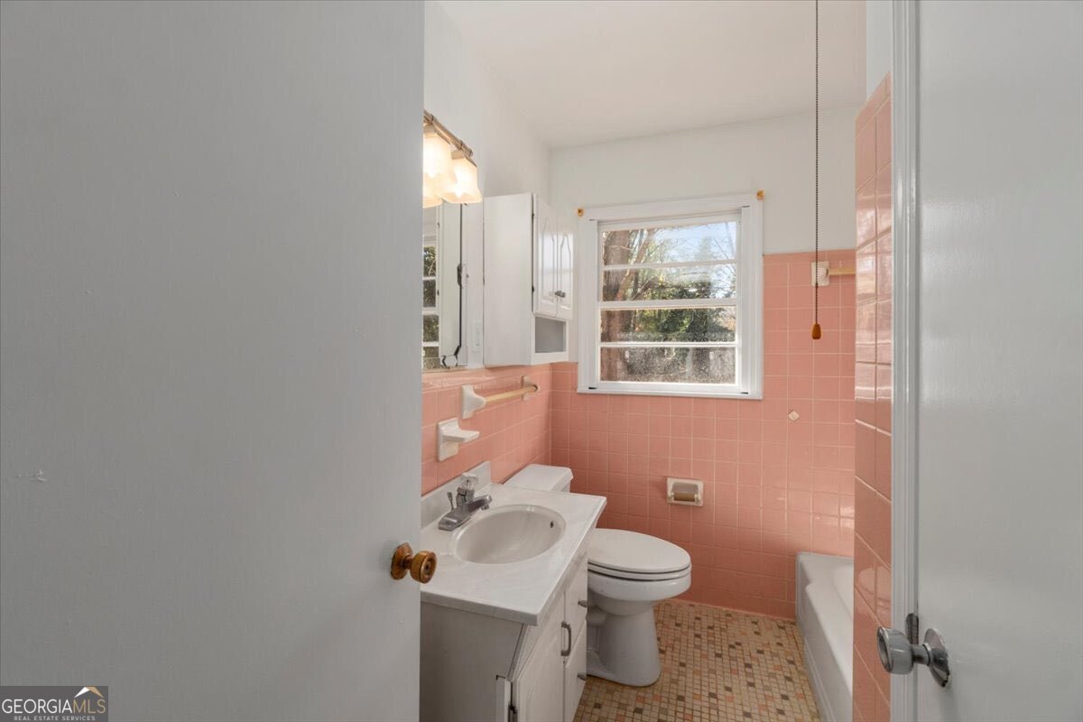 789 Glenn Carrie Road