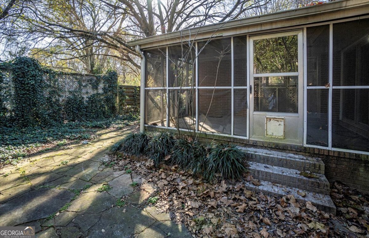 789 Glenn Carrie Road