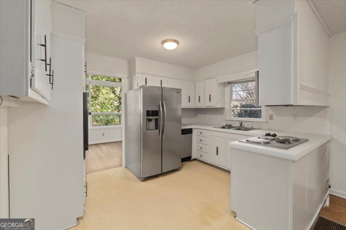 789 Glenn Carrie Road