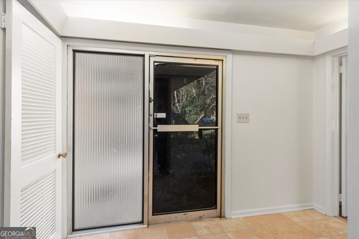 789 Glenn Carrie Road