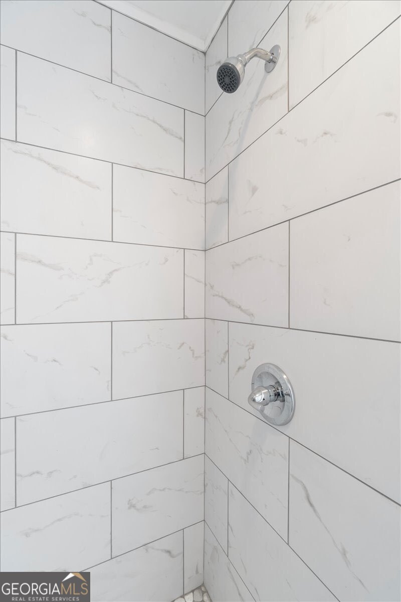 789 Glenn Carrie Road