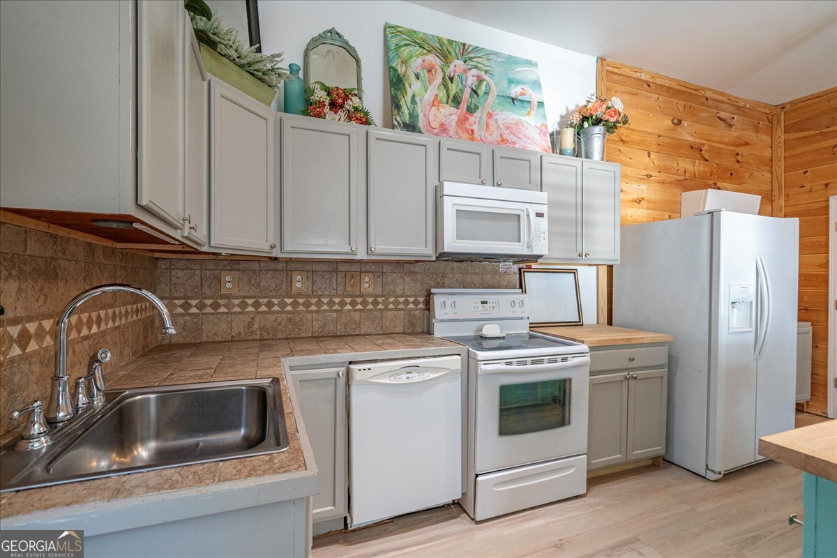 102 Beaverdam Creek Road