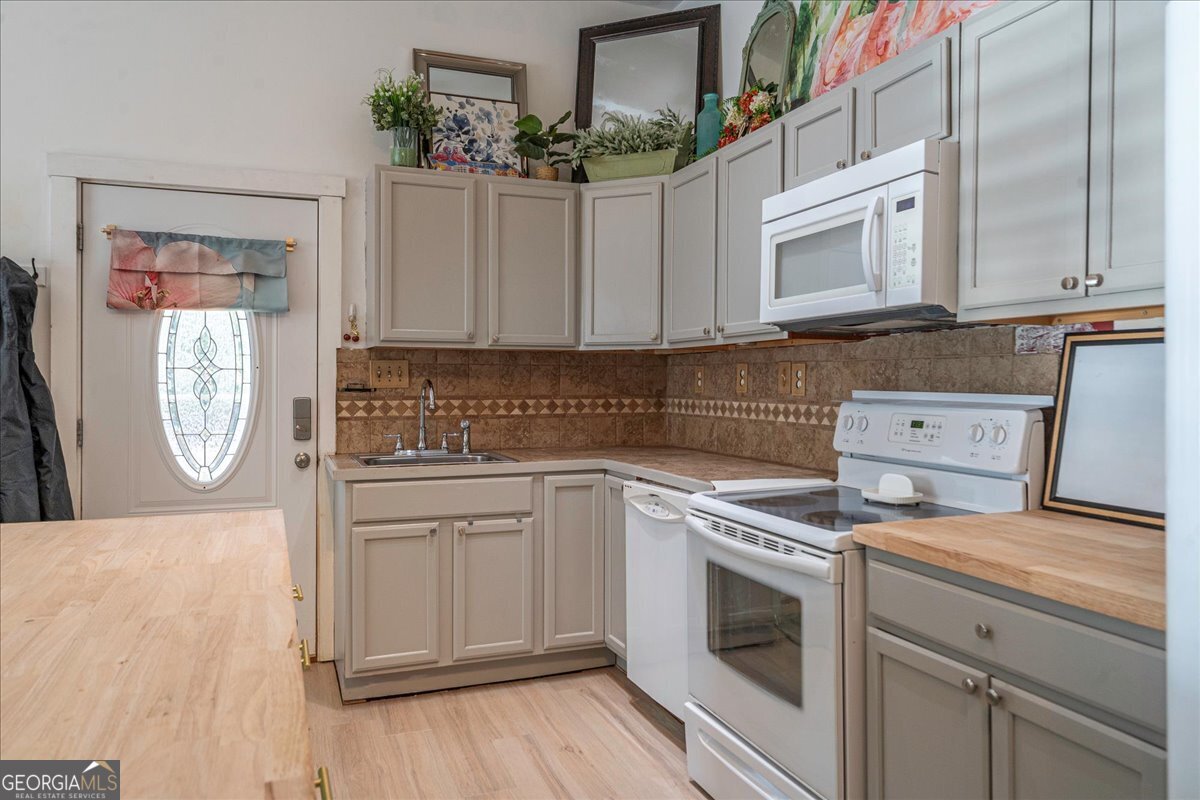 102 Beaverdam Creek Road