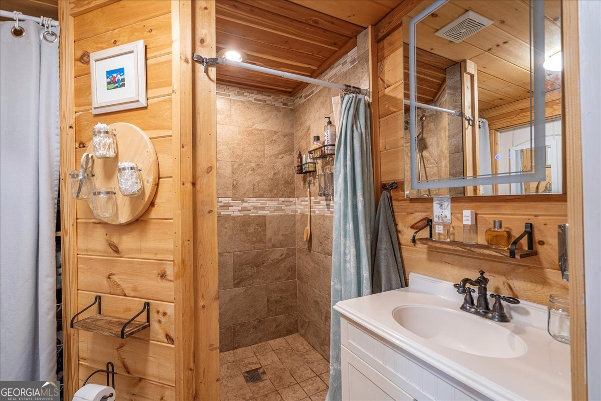 102 Beaverdam Creek Road