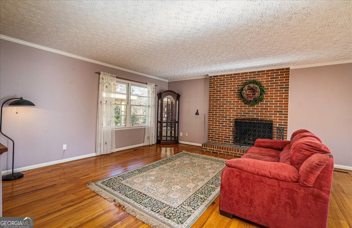 625 Forest Road