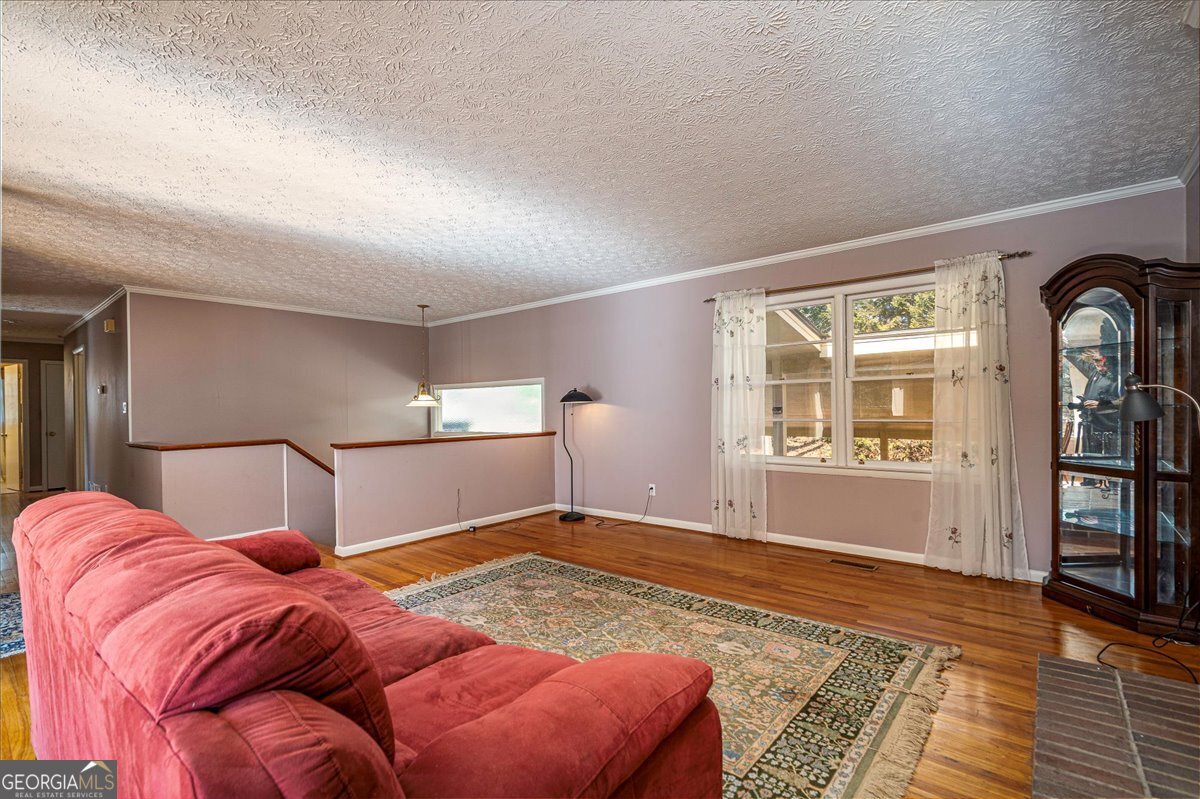 625 Forest Road