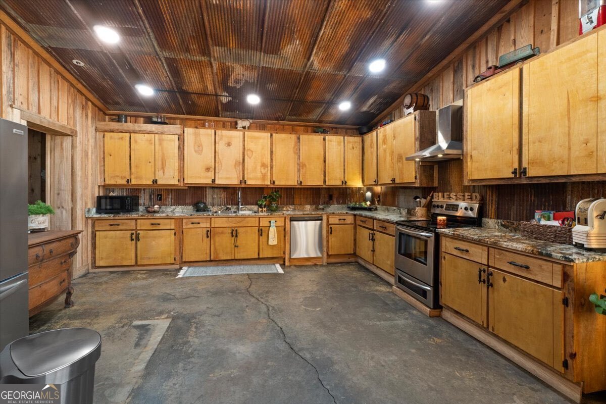 284 Snow Farm Road