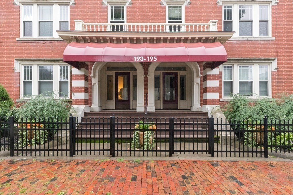 193 Lafayette St # 1