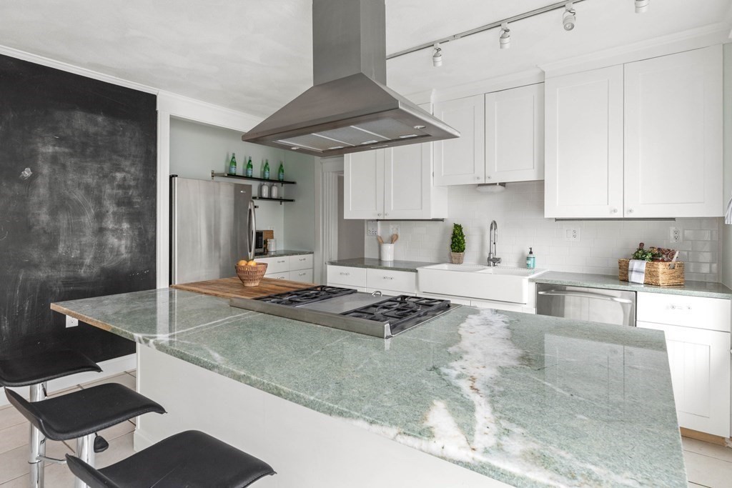 193 Lafayette St # 1