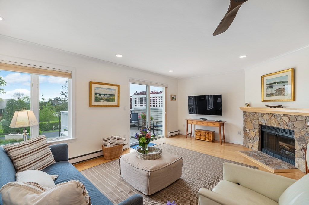 17 Raven Ln # B Unit: 2-B