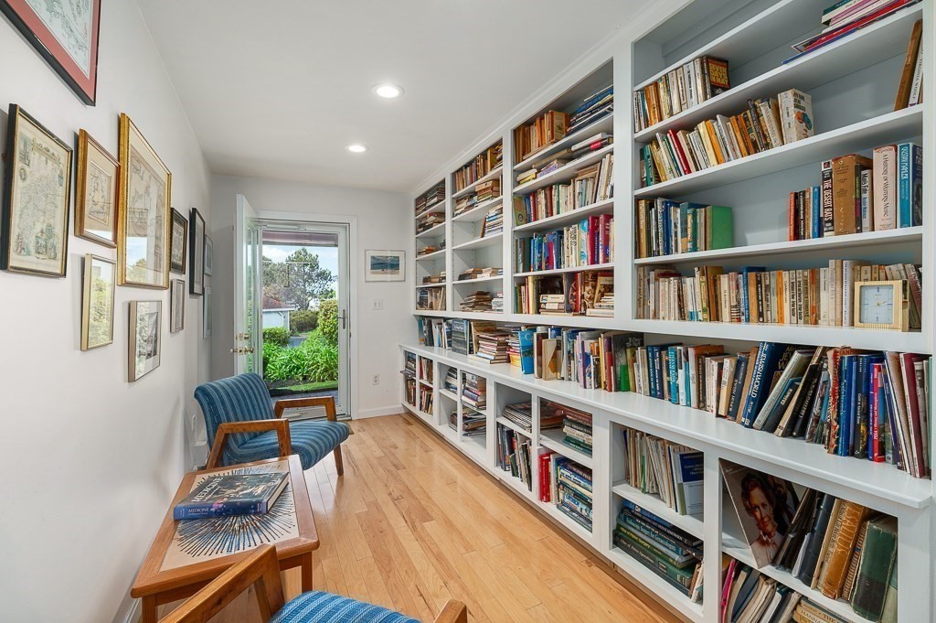 17 Raven Ln # B Unit: 2-B