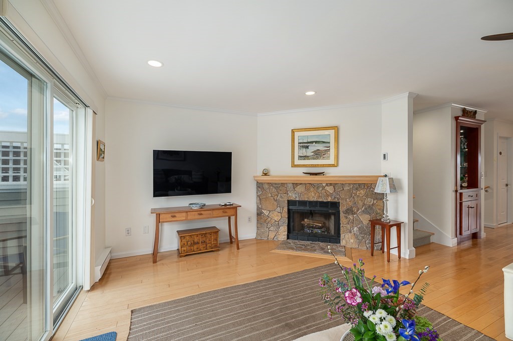 17 Raven Ln # B Unit: 2-B