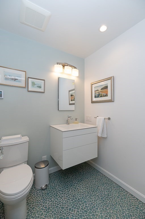 17 Raven Ln # B Unit: 2-B