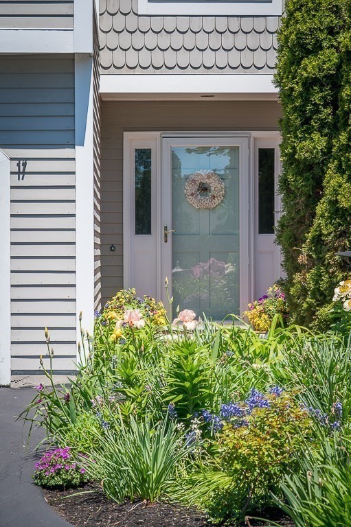 17 Raven Ln # B Unit: 2-B