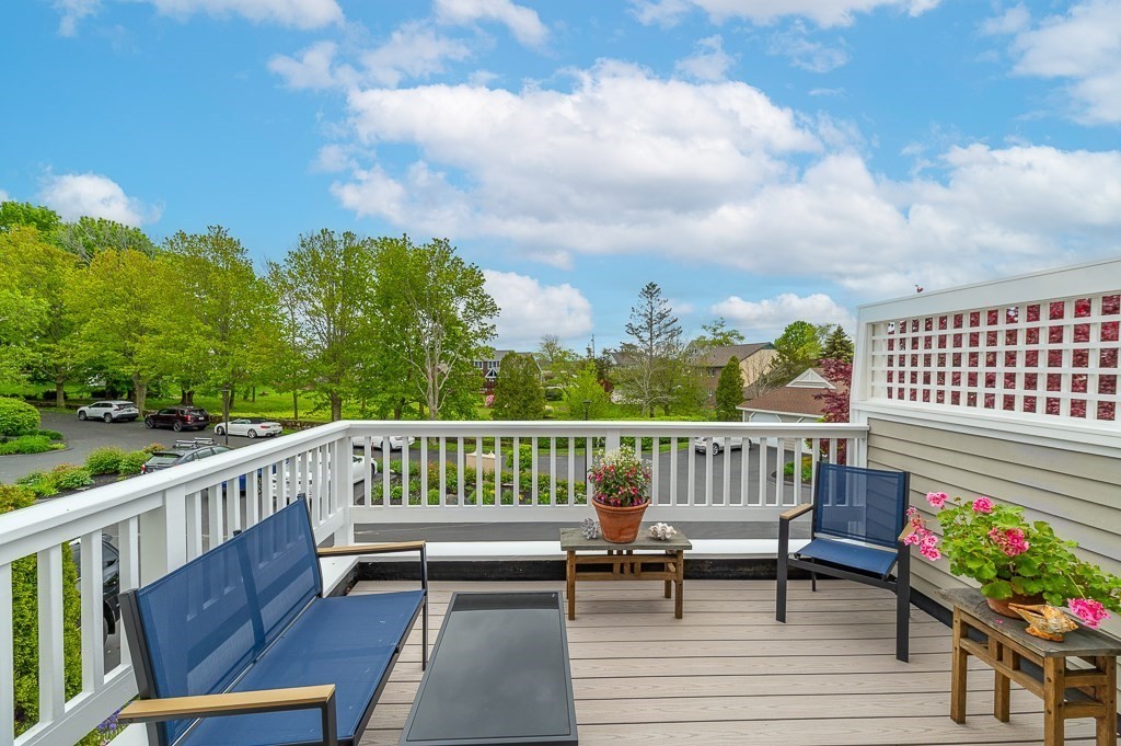 17 Raven Ln # B Unit: 2-B