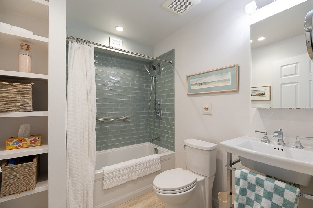 17 Raven Ln # B Unit: 2-B