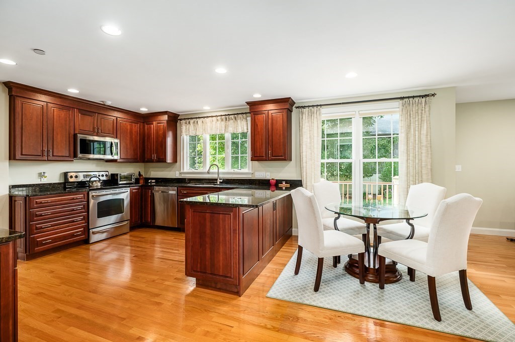 6 Thompsons Farm Way