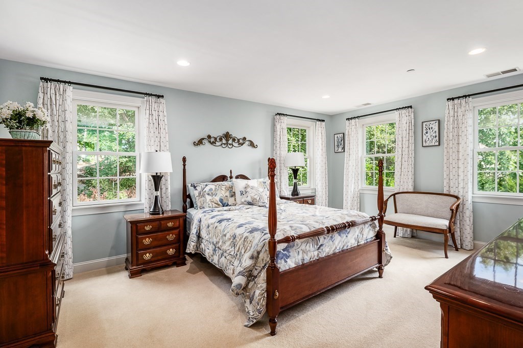 6 Thompsons Farm Way