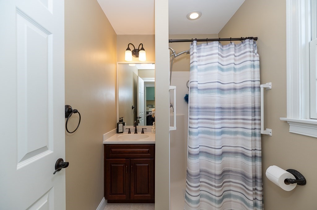 6 Thompsons Farm Way