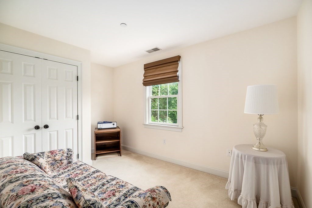 6 Thompsons Farm Way