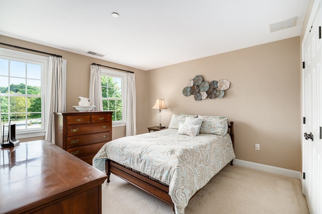 6 Thompsons Farm Way