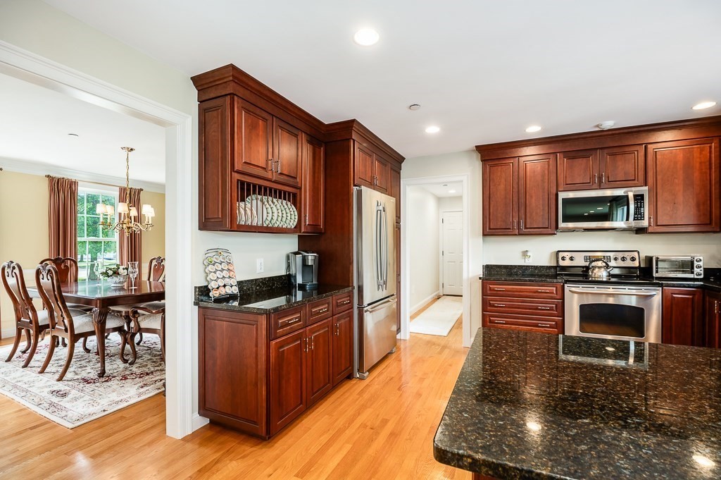 6 Thompsons Farm Way